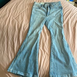 wrangler retro trumpet flare high rise jeans size 32